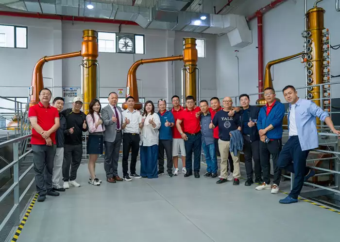 cheung kong graduate school of business hunan alumni association održalo je kampanju "2023. walk into the outstanding alumni enterprise - goalong liquor" za jačanje suradnje bivših studenata i dobitka